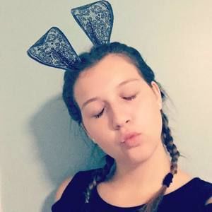 Meet your Posher, Claire